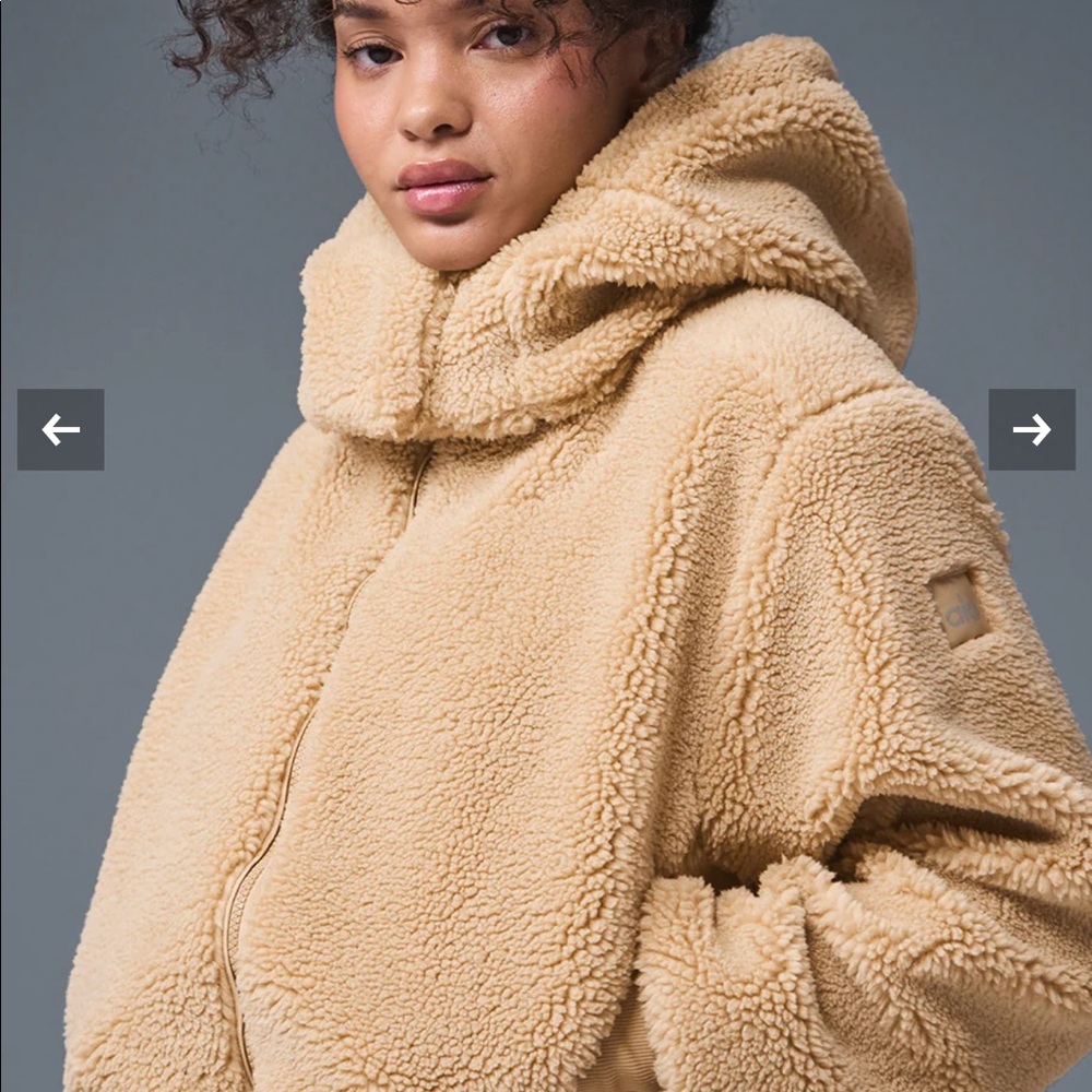 Alo Yoga Foxy Sherpa jacket in camel